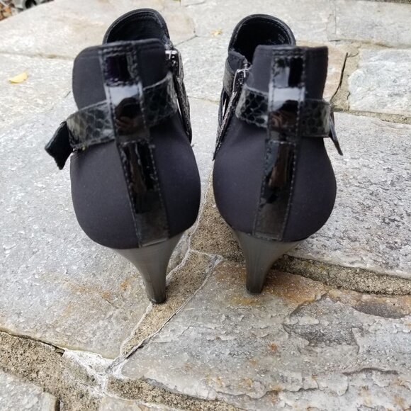 Donald J Pliner Tamy Buckle Pointed Toe Bootie 8.5 - Picture 4 of 9